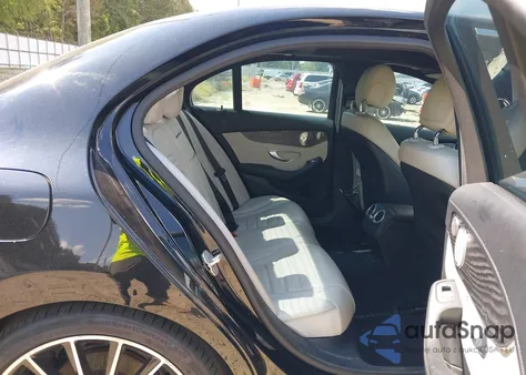 2015 Mercedes-Benz C 300 Sport из США, поврежденный, VIN 55SWF4JB4FU051302